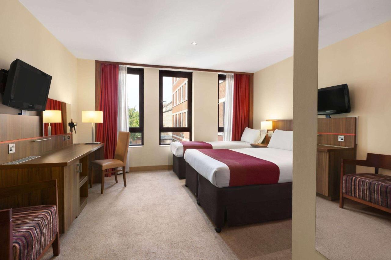 Ramada Hounslow - Heathrow East Esterno foto