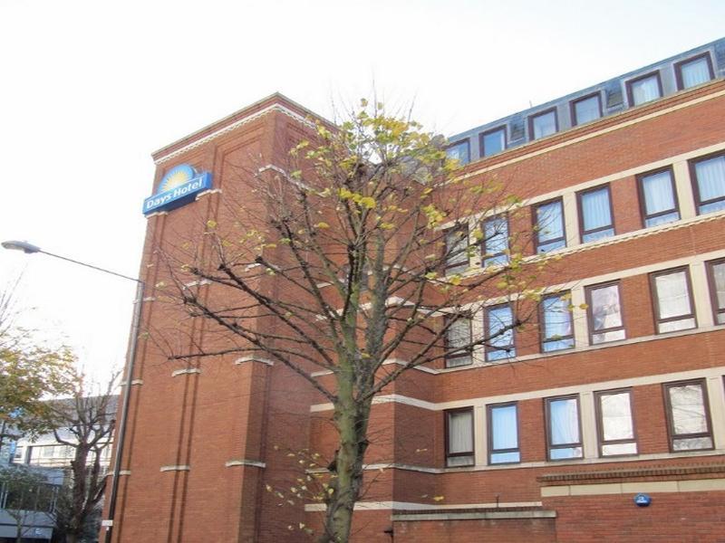Ramada Hounslow - Heathrow East Esterno foto