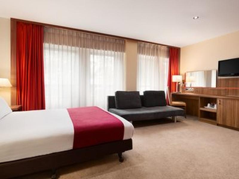 Ramada Hounslow - Heathrow East Esterno foto