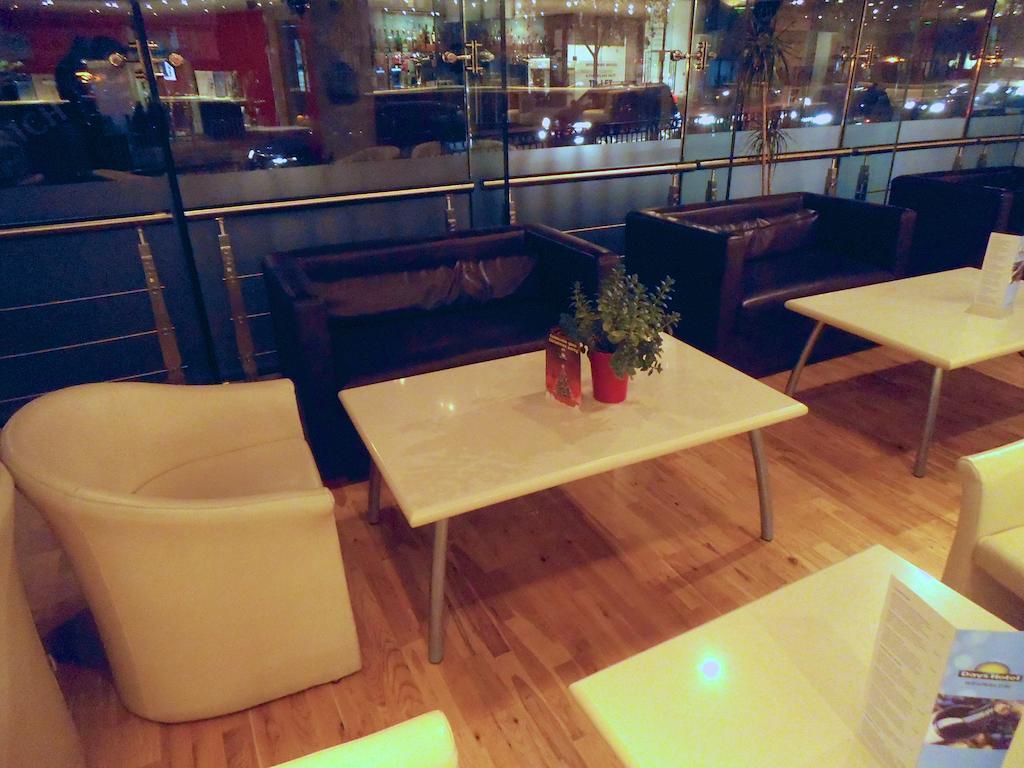 Ramada Hounslow - Heathrow East Esterno foto