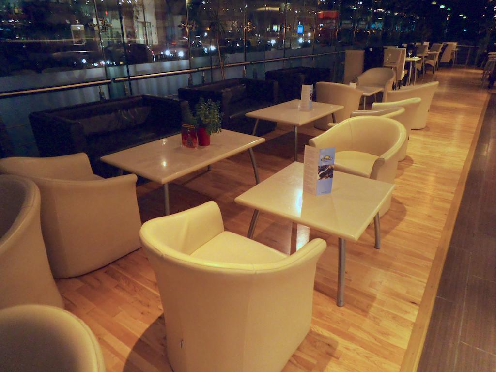 Ramada Hounslow - Heathrow East Esterno foto