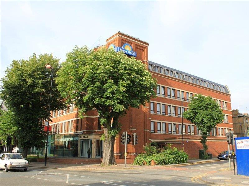 Ramada Hounslow - Heathrow East Esterno foto