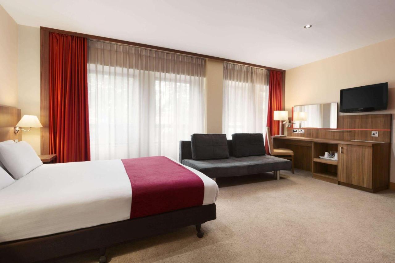 Ramada Hounslow - Heathrow East Esterno foto