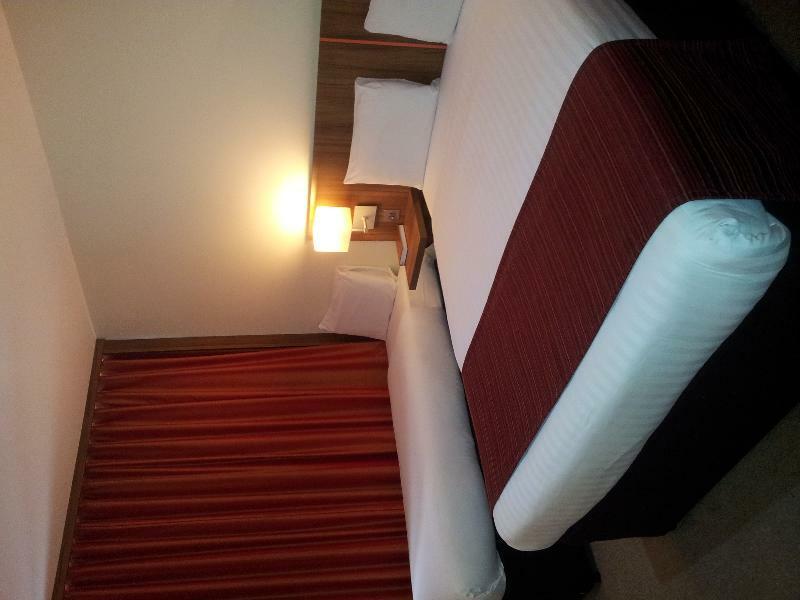 Ramada Hounslow - Heathrow East Esterno foto