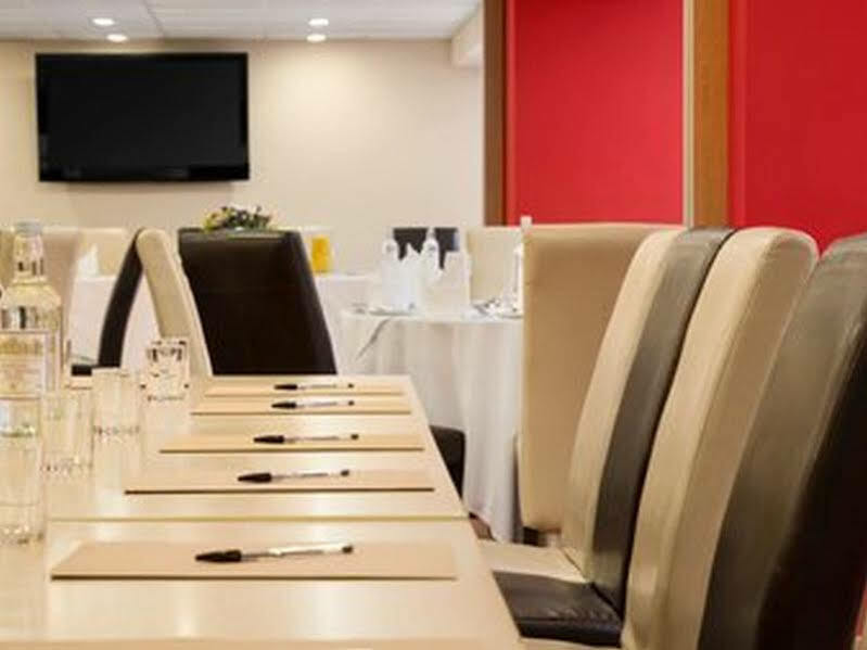 Ramada Hounslow - Heathrow East Esterno foto