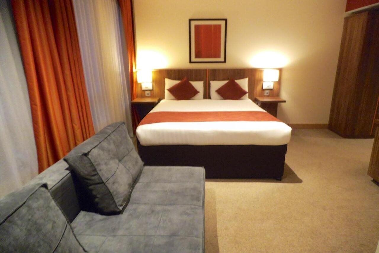 Ramada Hounslow - Heathrow East Esterno foto
